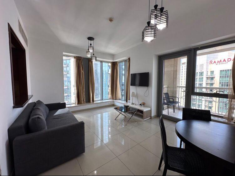 Downtown Apartments With Fountain And Burj Khalifa View Dubai Bagian luar foto